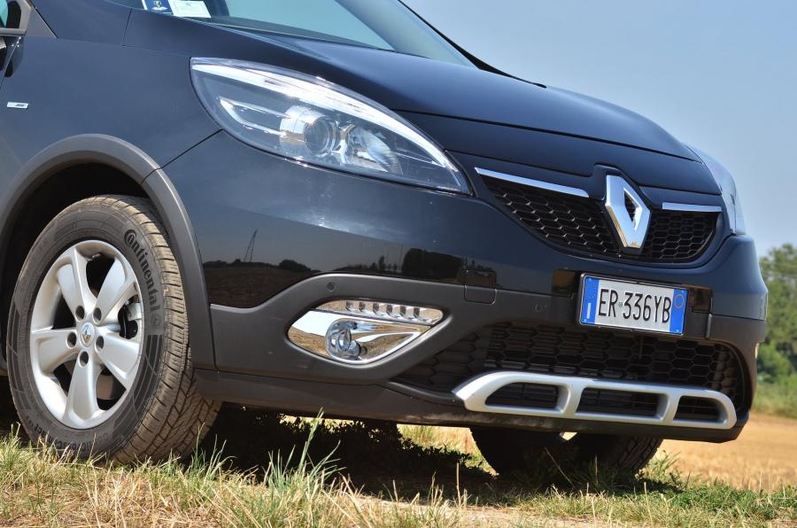 Детали экстерьера Renault Scenic XMod Cross 2013 года  (IT) (фото 13 из 28)